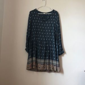 Blue roxy dress with patterns